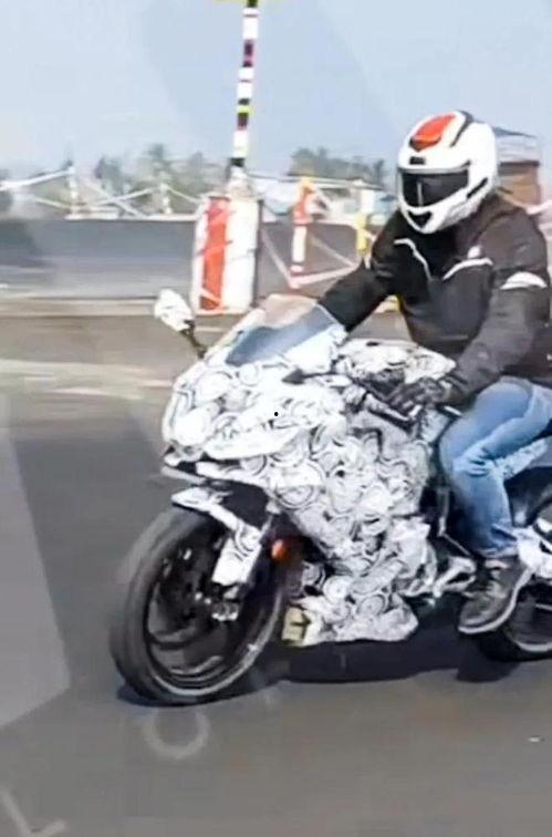 阿普利亚450最新爆料,性能与设计双突破，揭秘最新爆料